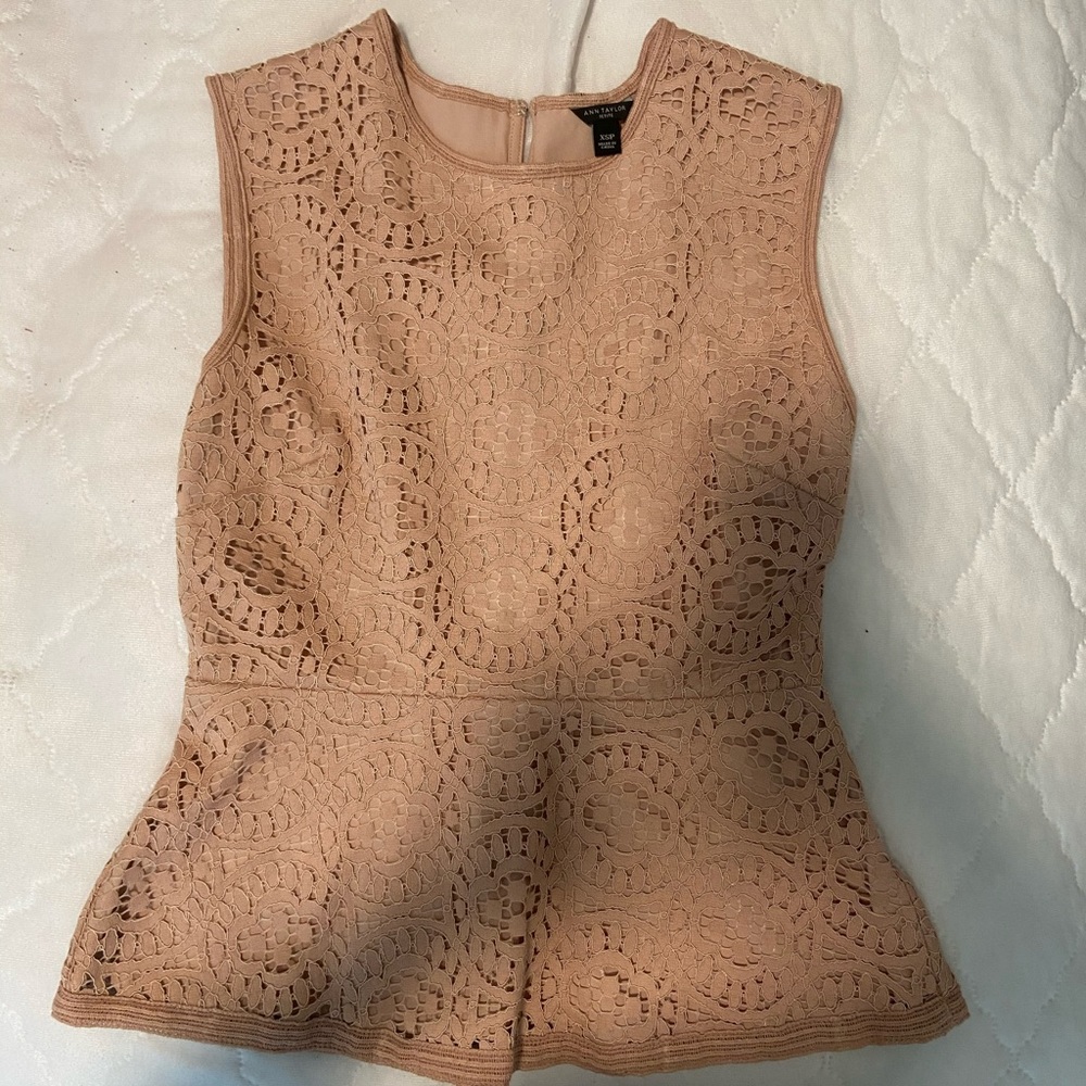 Ann Taylor XSP nude lace top